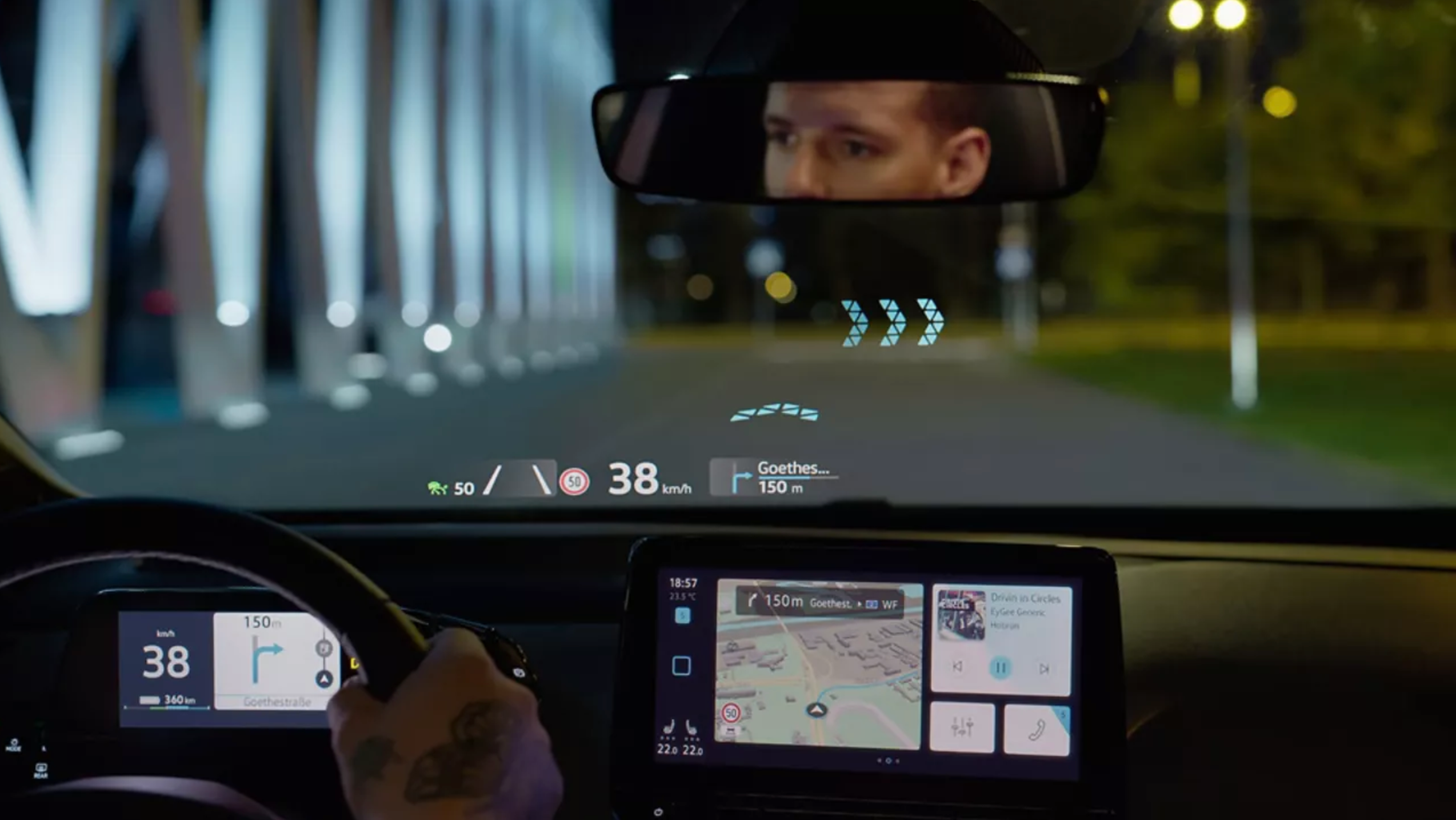 Blick durch die Windschutzscheibe des VW ID.3 mit Augmented Reality Head-up-Display