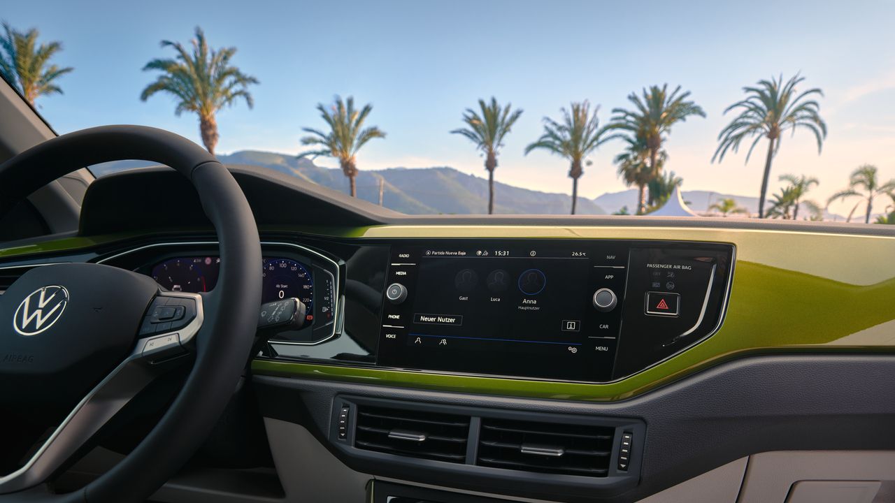 Grafik zeigt den Park Assist beim VW Taigo
