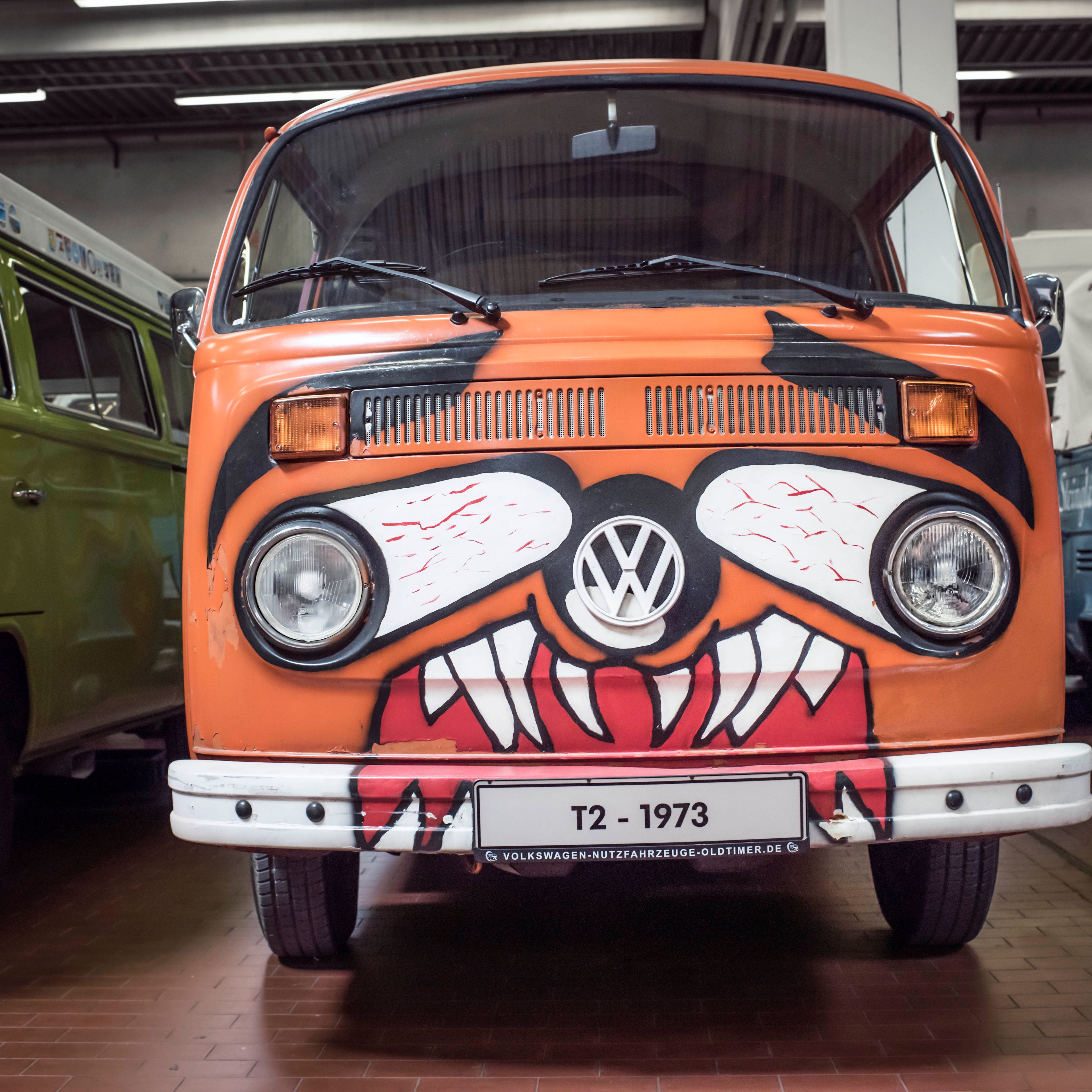 vw bulli orange gesicht