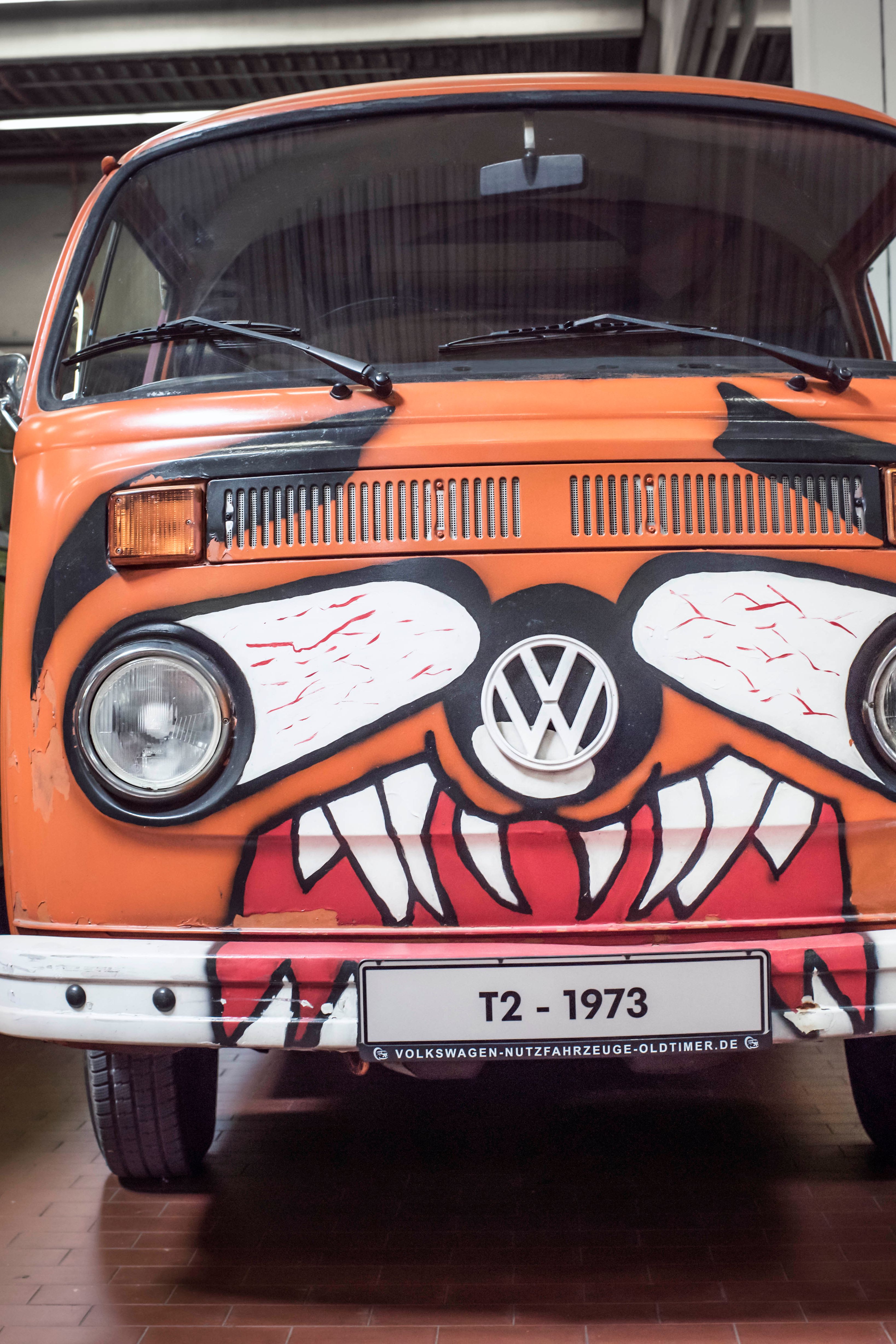 vw bulli orange gesicht