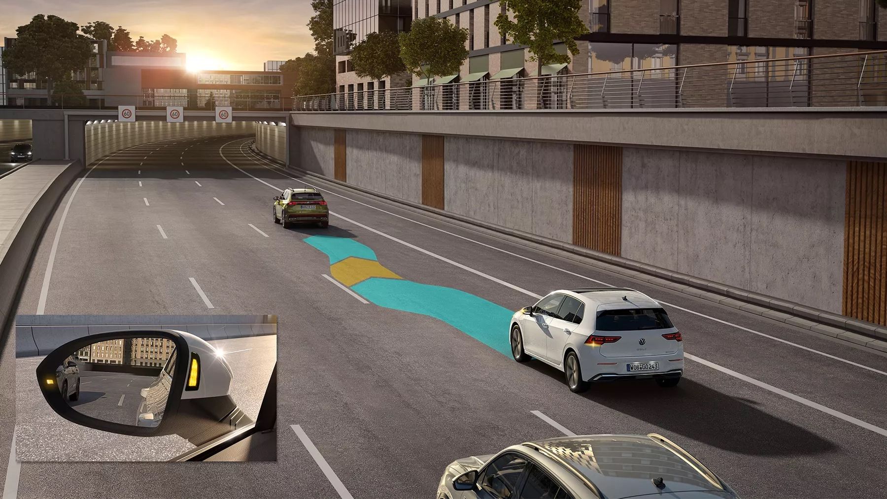 Ein weißer VW Golf nutzt den visuell sichtbar gemachten Side Assist während der Fahrt.