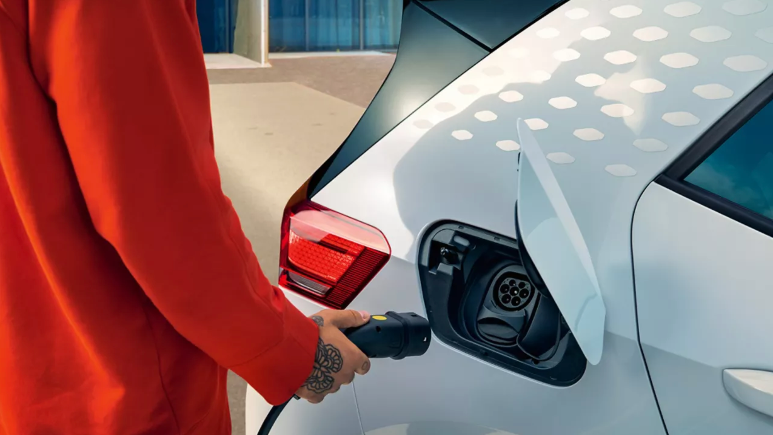 Ladestecker wird an den VW ID.3 angeschlossen