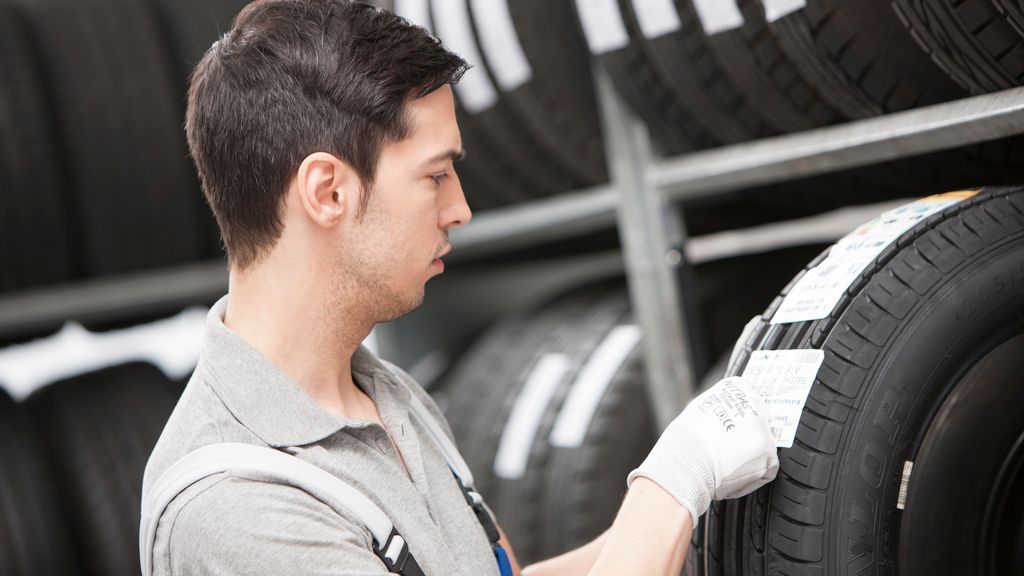 EU-Reifenlabel Volkswagen Techniker Reifen 