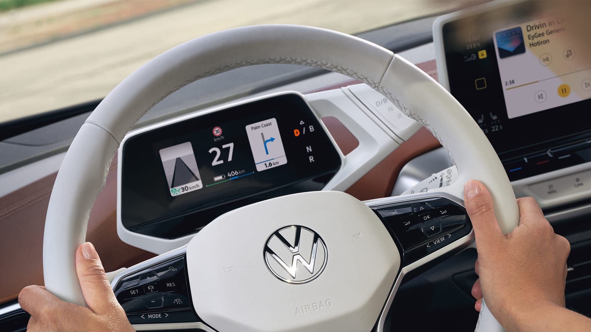 VW ID.4 Interieur, Detailansicht des weißen Multifunktionslenkrads